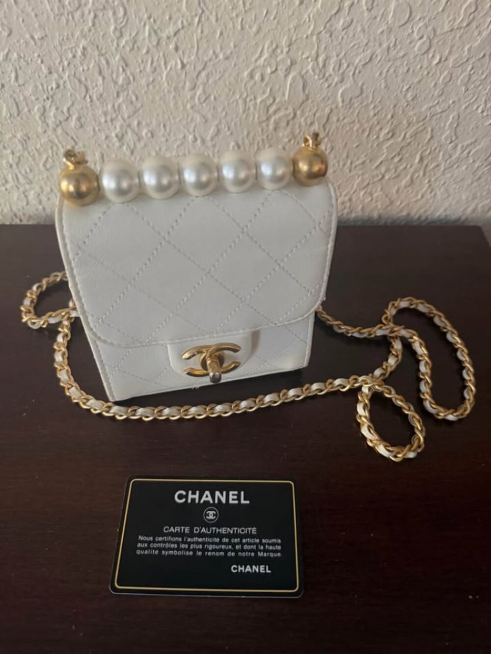 Chanel mini flap with a pearl top handle - Picture 4 of 7